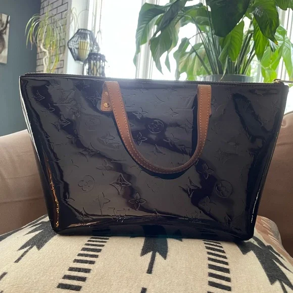 ⭐️ SOLD ⭐️ Louis Vuitton - Vernis Bellevue PM in Amarente - Picture 2 of 12